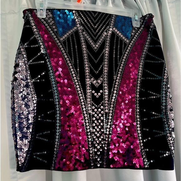 Full multi color sequin mini skirt - Picture 2 of 3